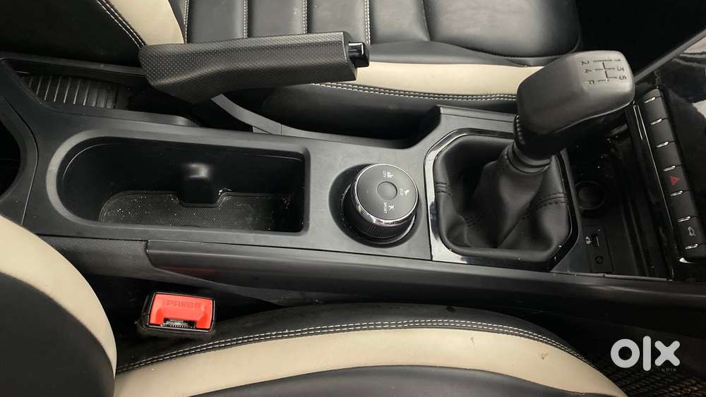 Tata Nexon Smart Plus S 1.2 Revotron Petrol 5 Mt, 2025, Petrol