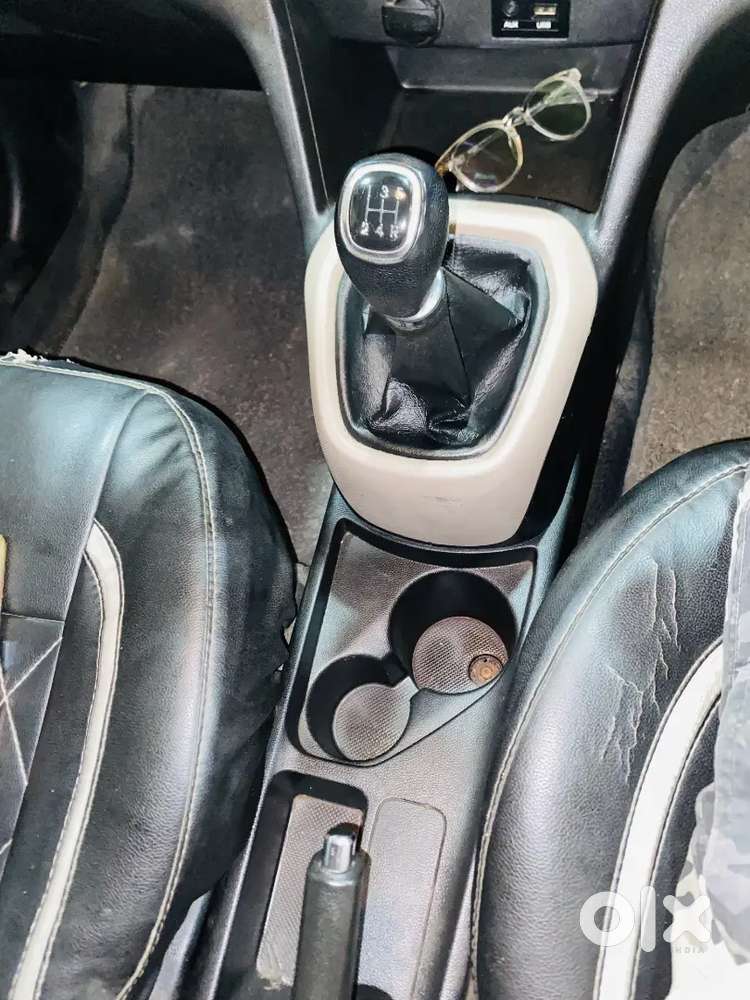 September 2014 Model , 1.2 Sportz Edition , 2nd Owner , 77800 Km Run