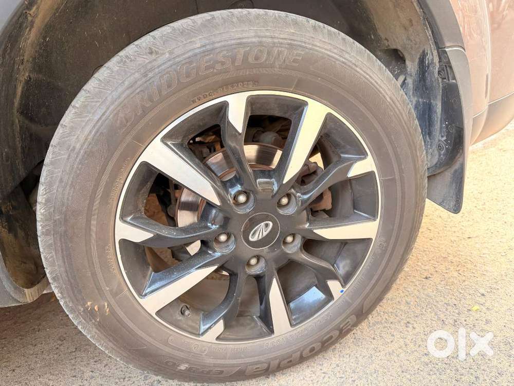 Xuv 500 W11 Top Model