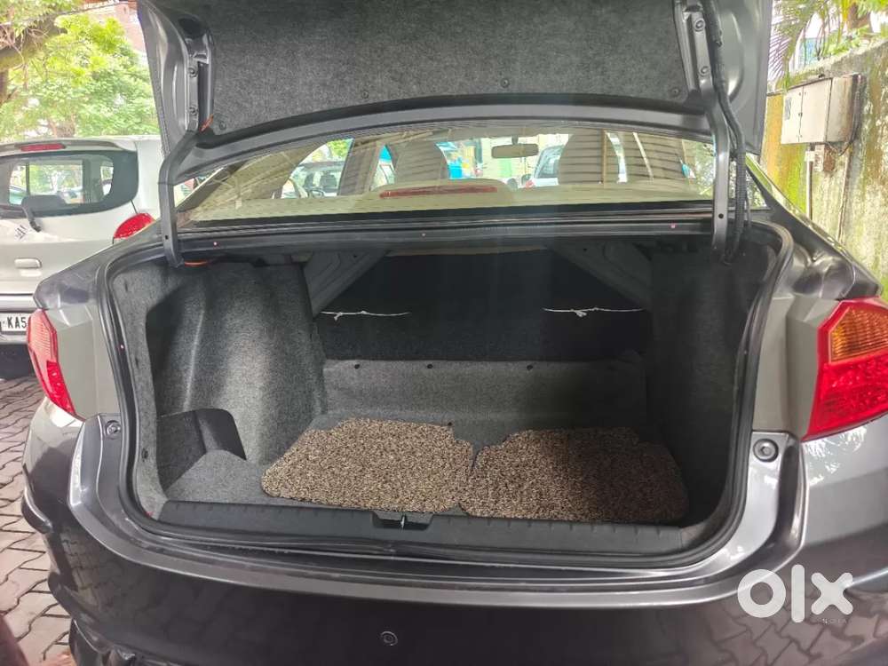 Honda City 1.5 V 5th Gen I-vtec Mt, 2017, Petrol