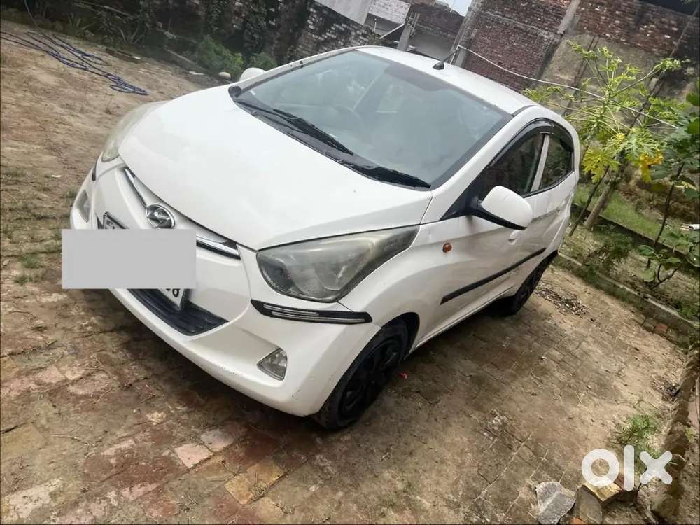 Hyundai Eon Sportz 2012 Hyundai Eon, Petrol
* Model No 2012
* With Ins
