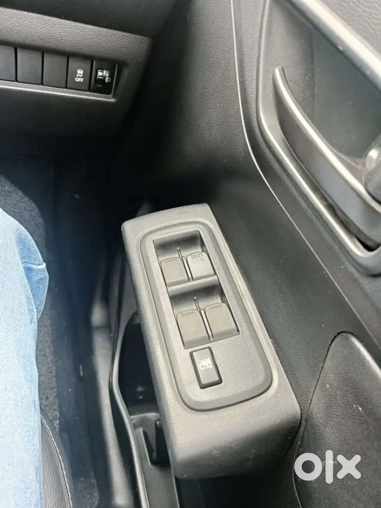 Maruti Suzuki Swift 1.2 2023
