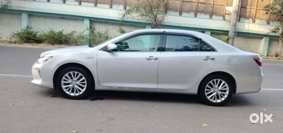Toyota Camry Hybrid, 2016, Cng & Hybrids