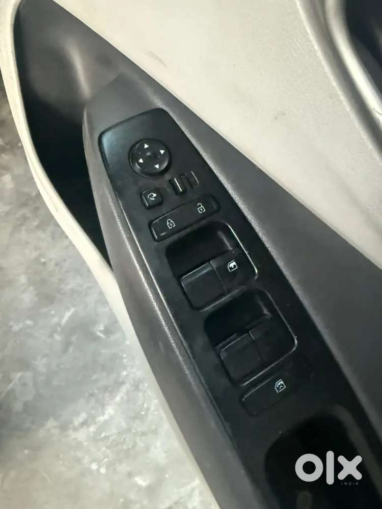 2020 Grand Nios
1 Owner Car 
50 Hjar Chali 
Full Insurnce Car