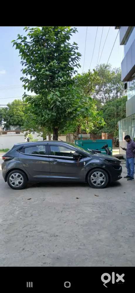 Tata Altroz 2022 Petrol 64000 Km Driven
