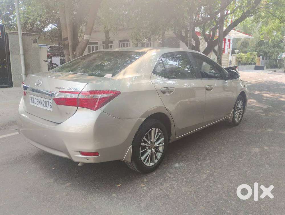 Toyota Corolla Altis 1.8 J, 2015, Petrol