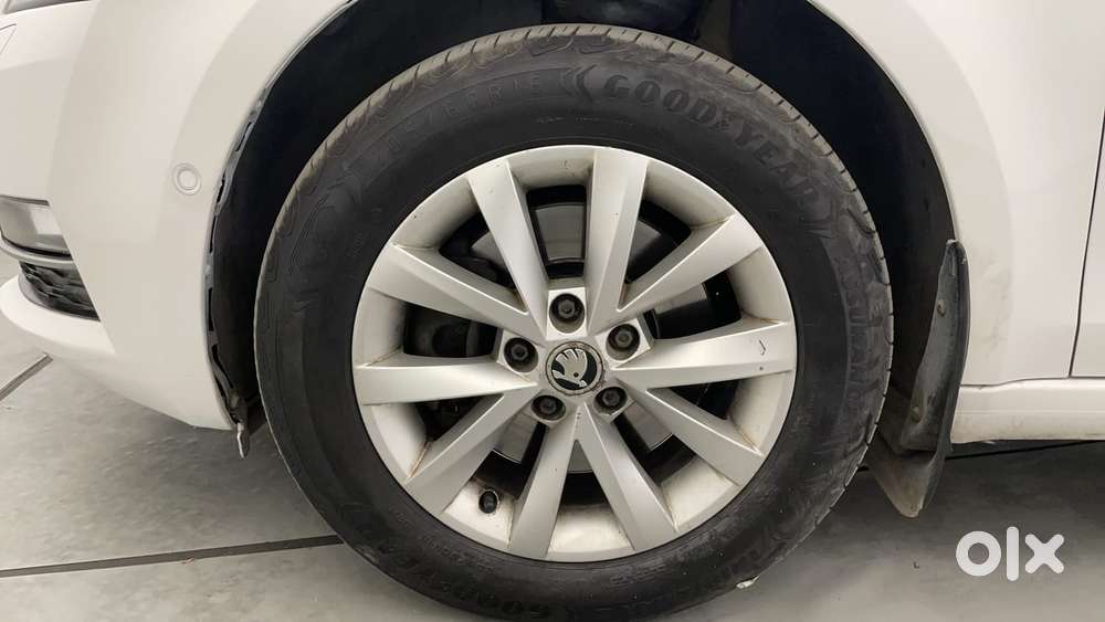 Skoda Octavia 2.0 L K Tsi At, 2017, Petrol