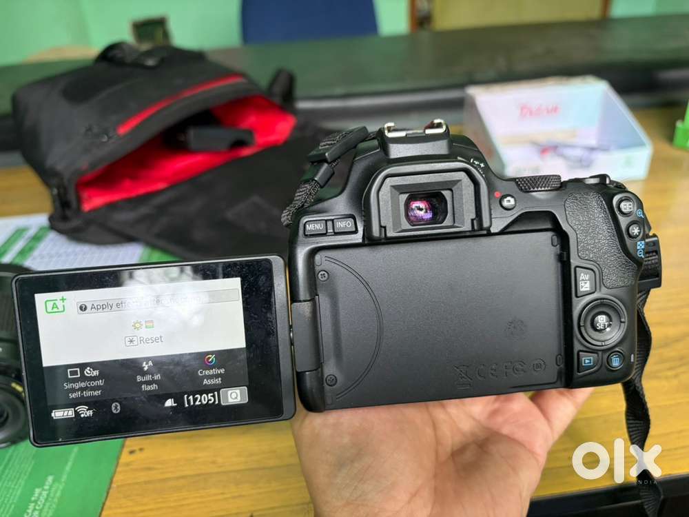 DSLR canon EDS 200 D ||