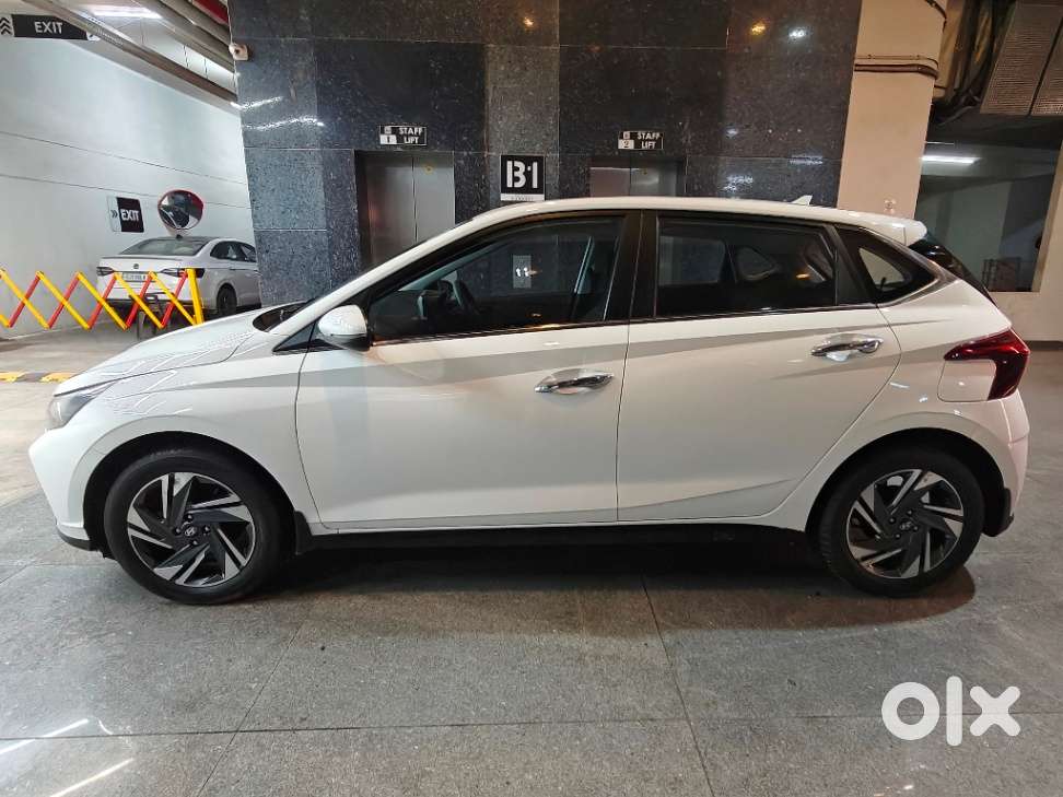 Hyundai New I20 1.2 Asta (o) Ivt, 2023, Petrol