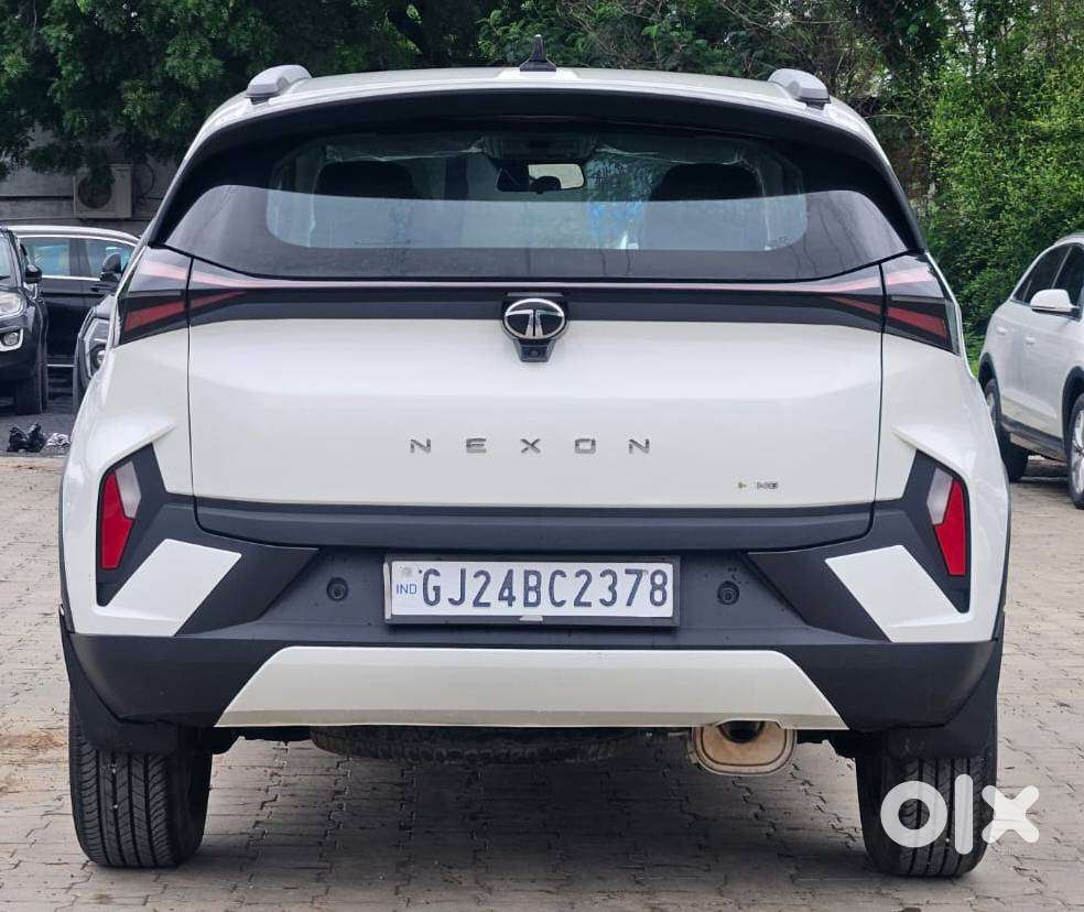 Tata Nexon Creative Plus S 1.2 Revotron Petrol 6 Mt Dt, 2025, Cng & ..