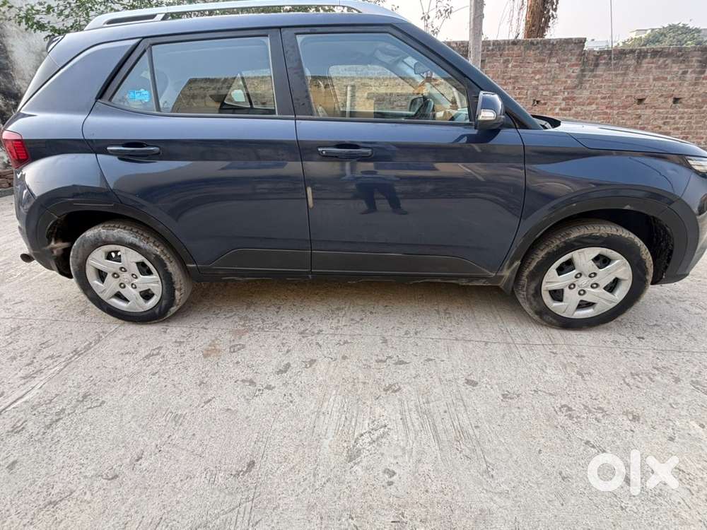 Hyundai Venue Feb 2022 Petrol Well Maintained