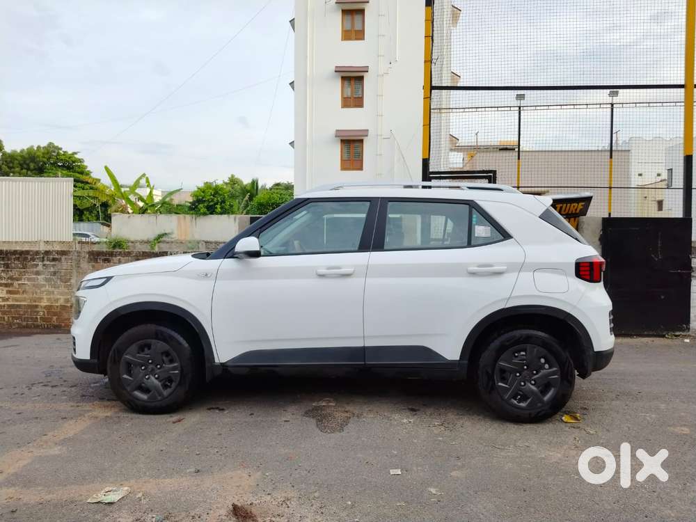 Hyundai Venue, 2025, Petrol