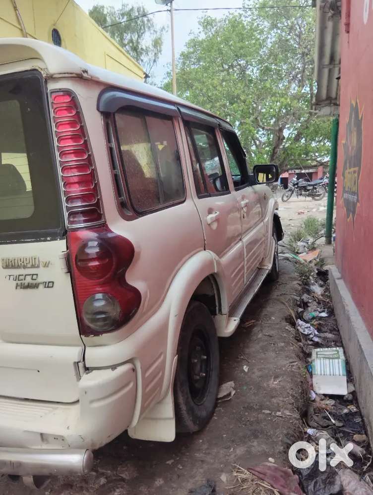 Mahindra Scorpio  2005