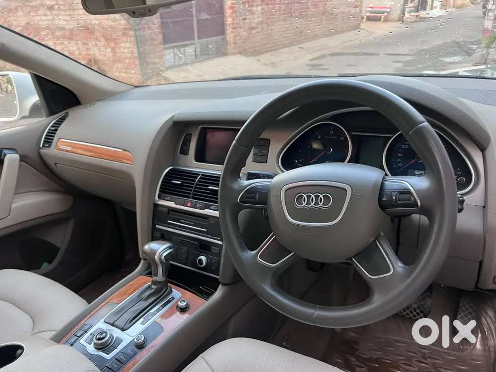 Audi Q7 3.0  2015 Quatroo Sunroof S Line Special Edition Modle