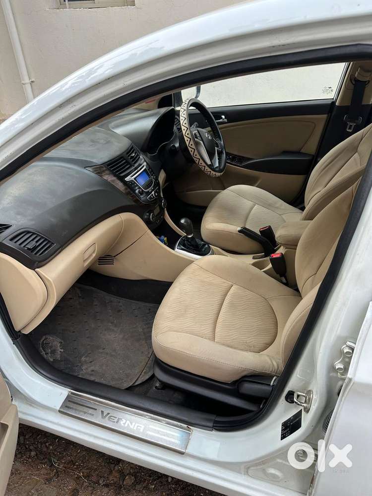 Hyundai Verna Fluidic 1.6 Vtvt, 2011, Petrol