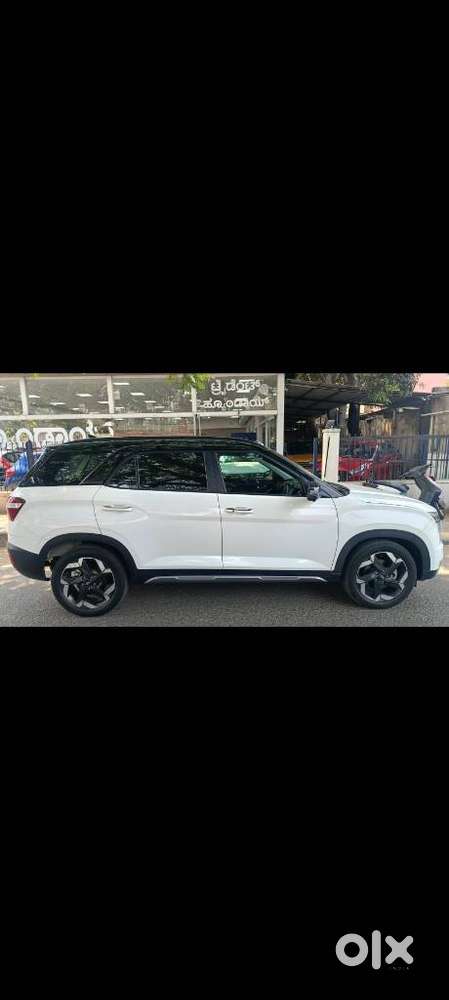 Hyundai Alcazar 1.5 Signature Diesel Mt 6 Str Dual Tone, 2021, Diese..
