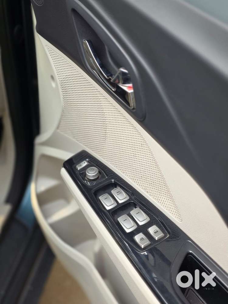 Mahindra Xuv300 W8 Option, 2019, Petrol