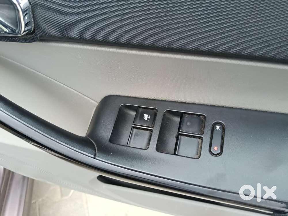 Tata Tiago 1.2 Revotron Xza, 2018, Petrol