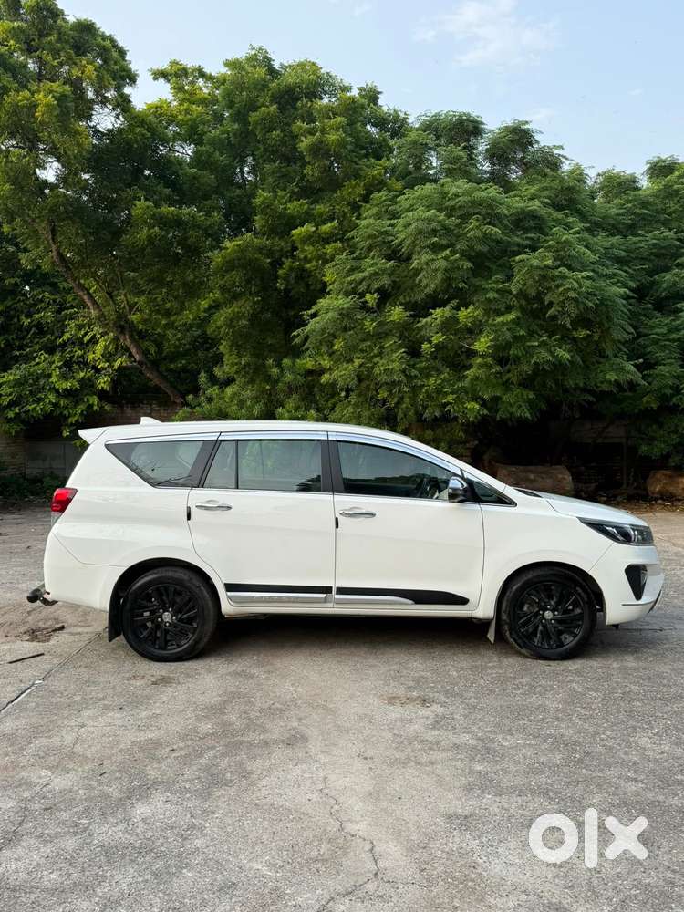 Toyota Innova Crysta [2020-ongoing] 2.4 Zx 7 Str, 2022, Diesel
