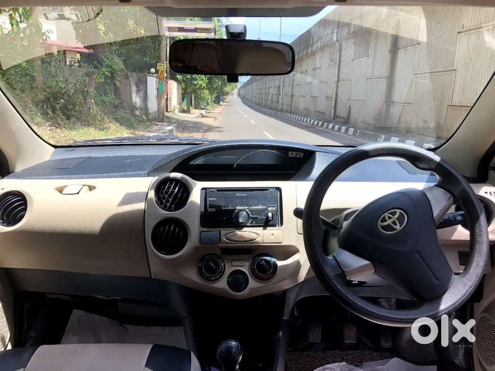 Toyota Etios Liva G(f) 2016