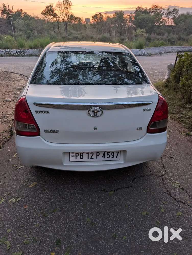 Toyota Etios Cross 2012
