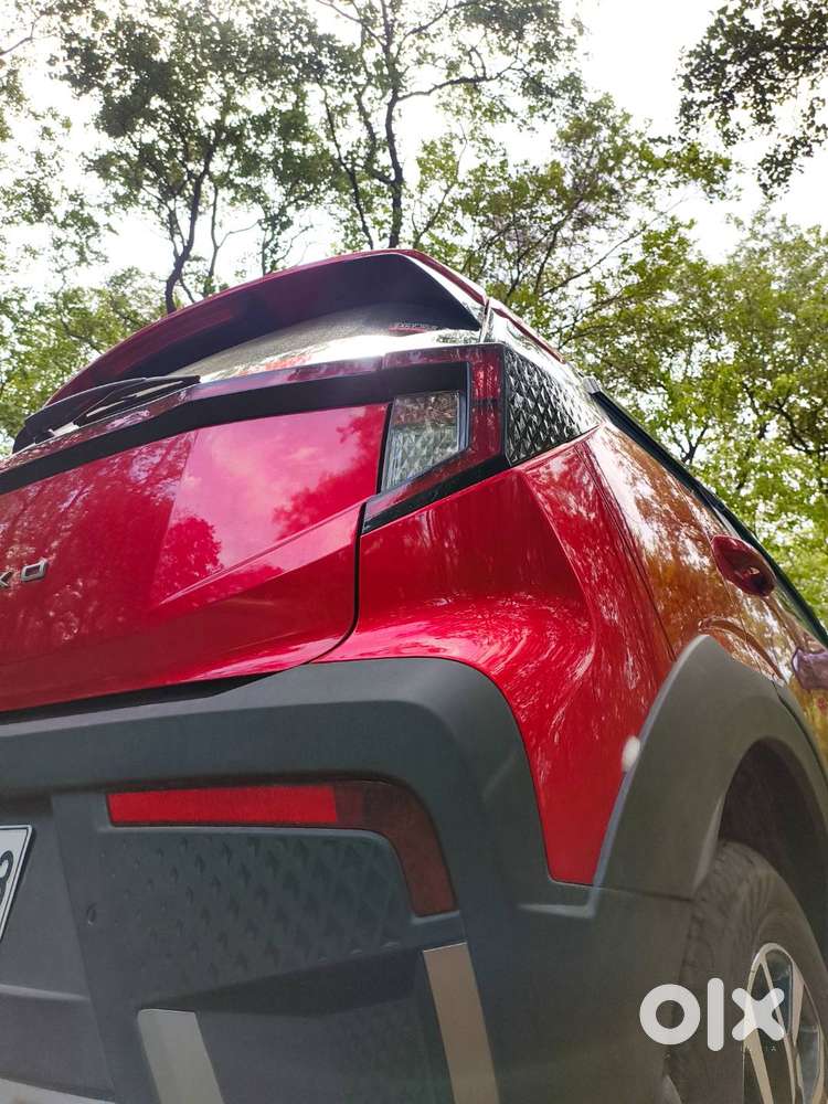 Mahindra Xuv 3xo Ax5l Petrol Manual (top Variant)