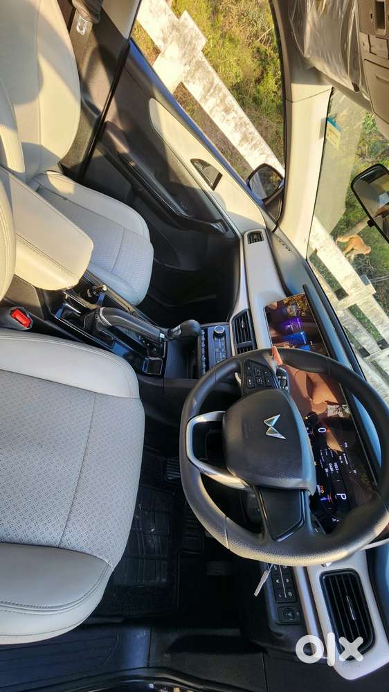 Mahindra Xuv700 2.2 Ax 5 Diesel At Str, 2022, Diesel