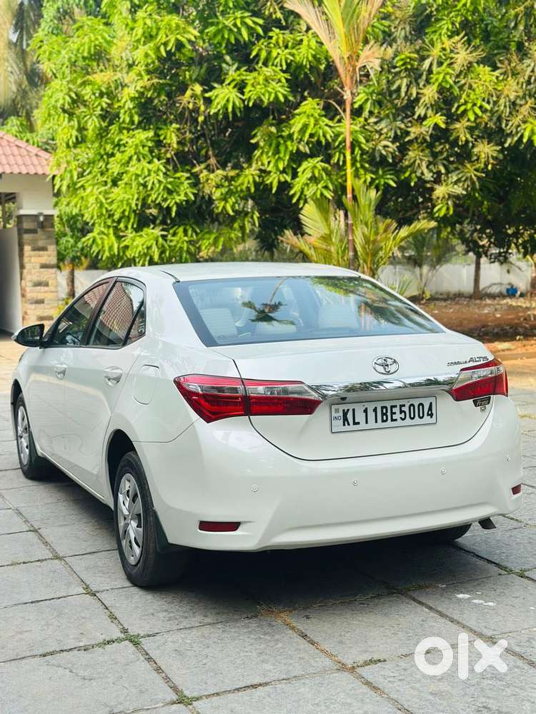 Toyota Corolla Altis 1.8 J, 2016, Petrol
