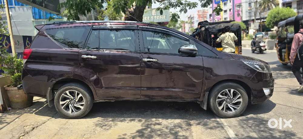 Innova Crysta G 2.4 Automatic