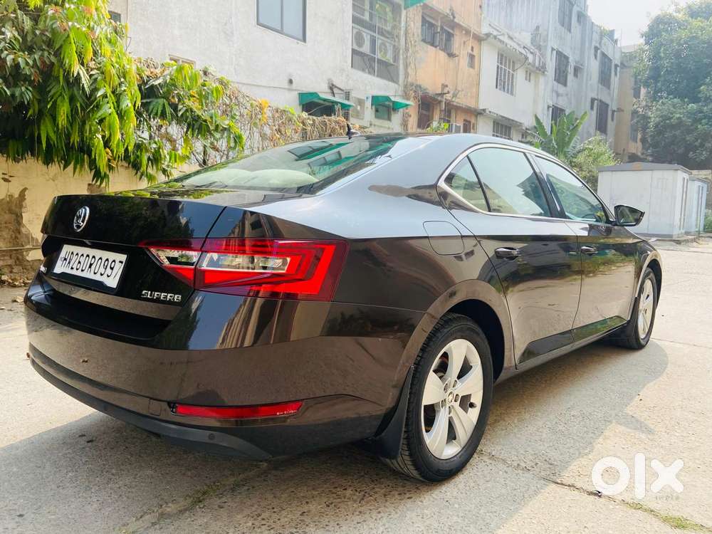 Skoda Superb Style 1.8 Tsi At, 2018, Petrol