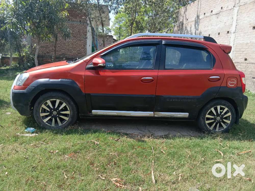 Toyota Etios Cross 2015