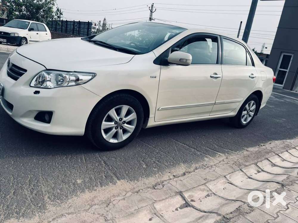 Toyota Corolla Altis [ ] 1.8 Vl At, 2011, Petrol