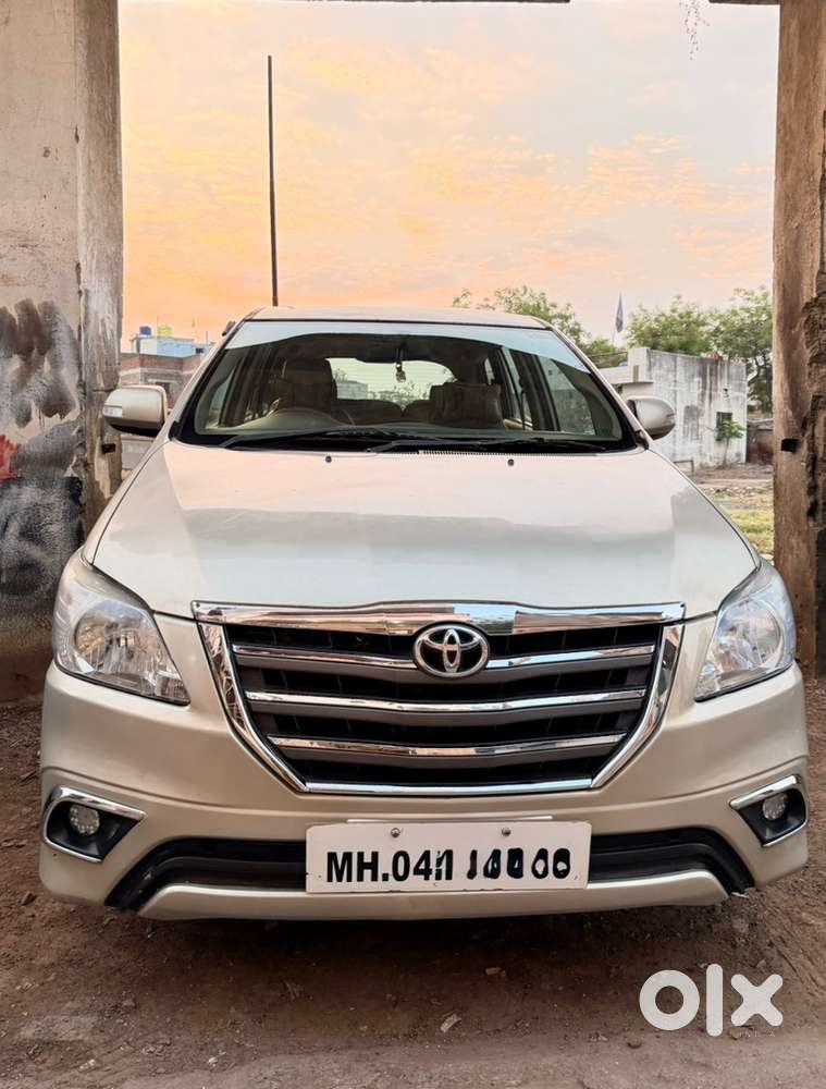 Toyota Innova 2.5v E4 8seat Well Maintained Car.
