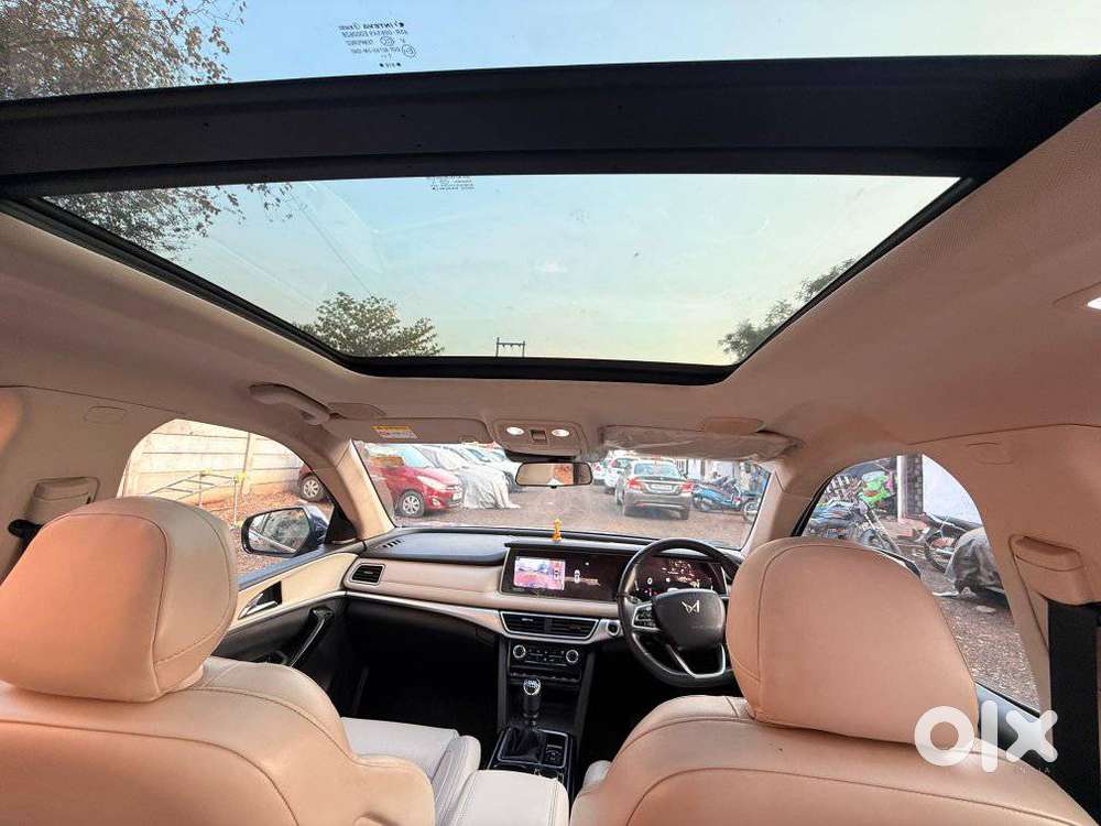 Mahindra Xuv700 2.2 Ax 7 Diesel Mt Luxury Pack Str, 2022, Diesel