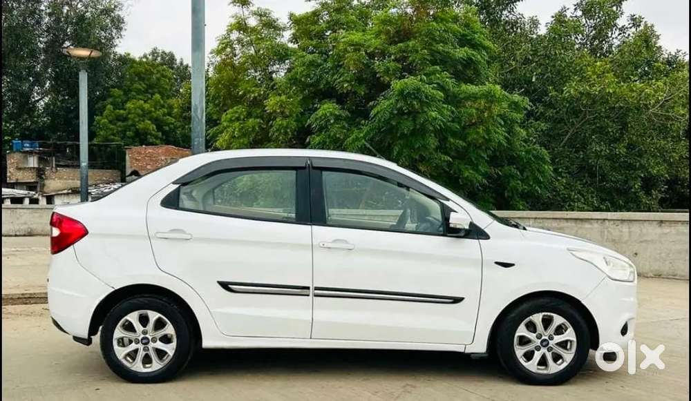 Ford Aspire Titanium Blu 2017