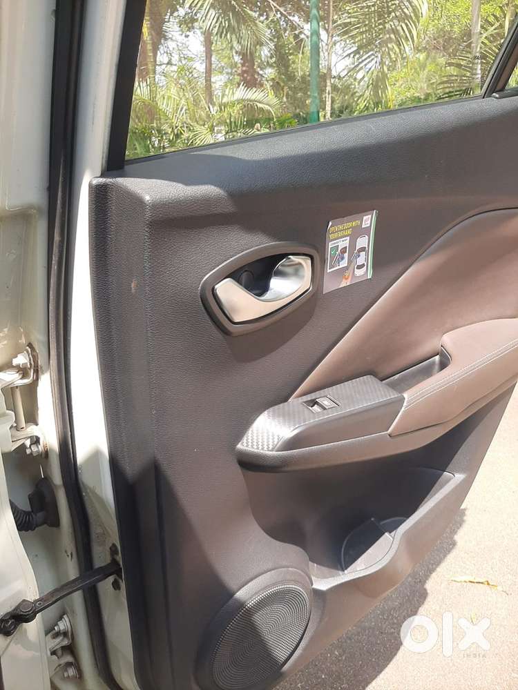 Nissan Kicks Xv Premium (o) 2019 Dual Tone   Diesel Well Maintained