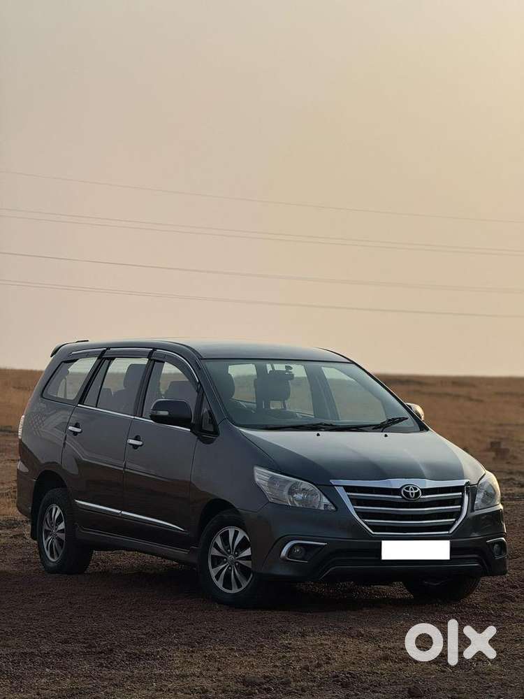 Toyota Innova 2015