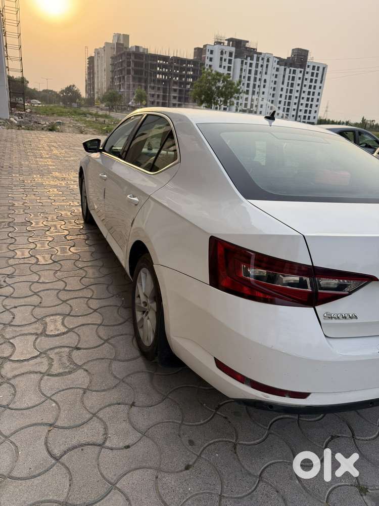 Skoda Superb L&k 2.0 Tdi At, 2018, Diesel