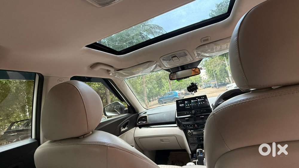 Mahindra Xuv400 Ev 2025 Electric 25000 Km Driven