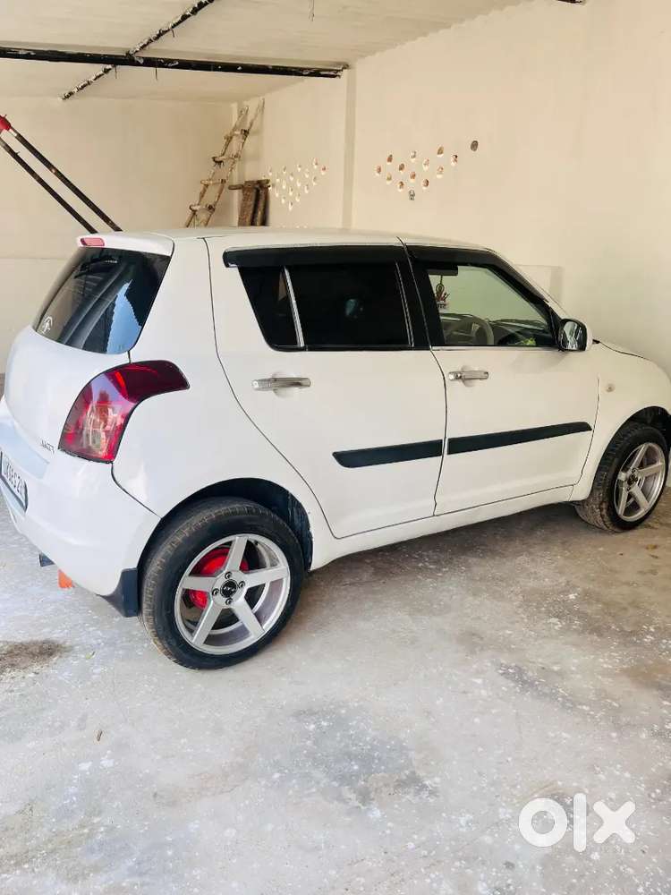Maruti Suzuki Swift 2010 Petrol