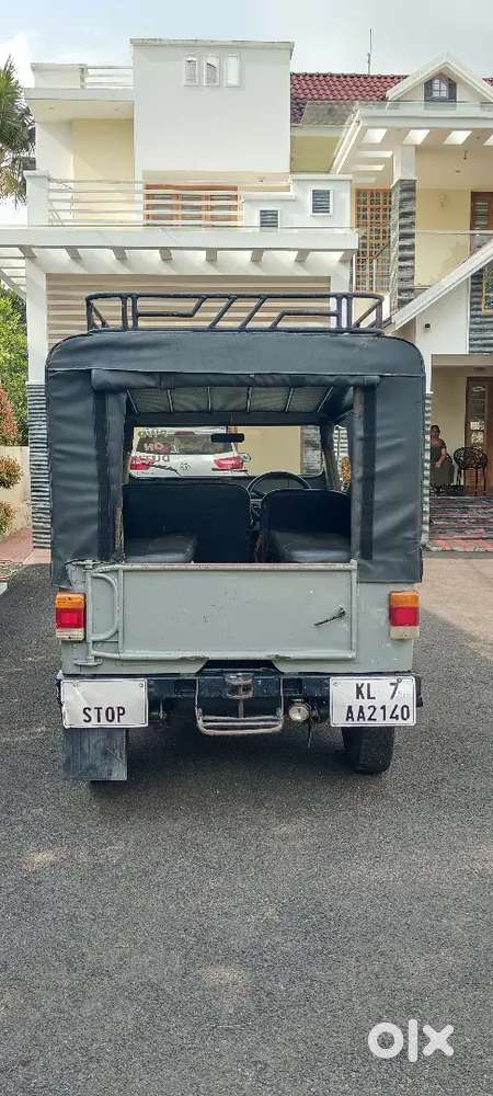 Mahindra Jeep 2000
