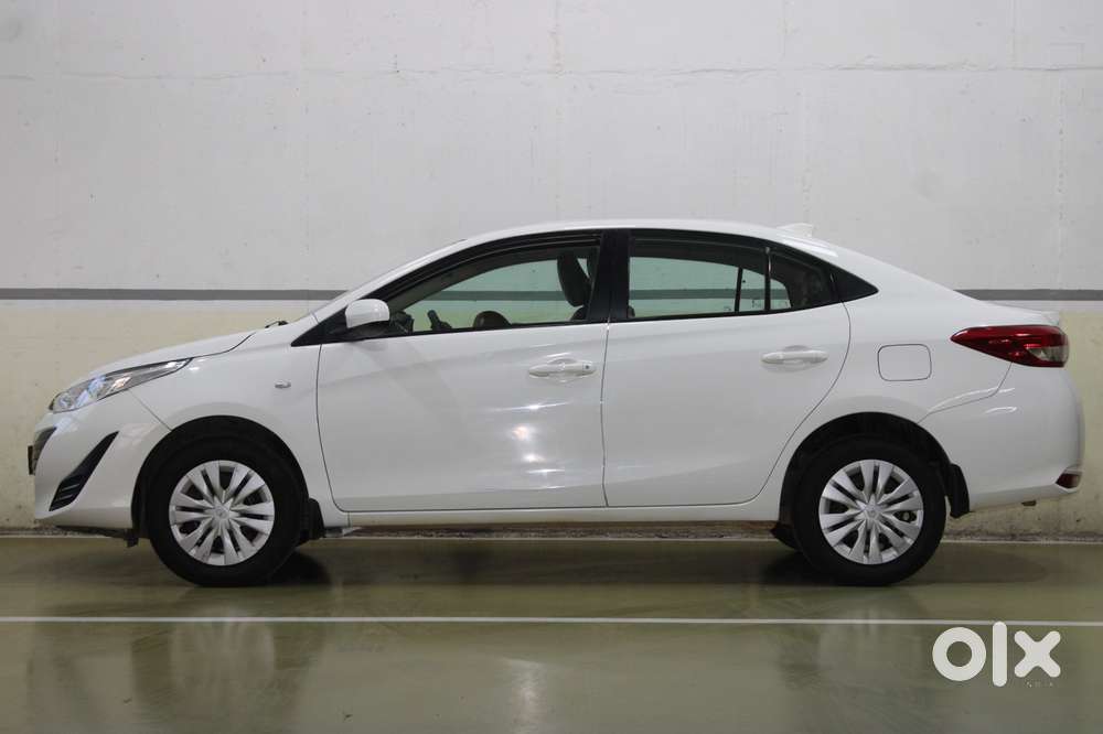 Toyota Yaris J Cvt, 2018, Petrol