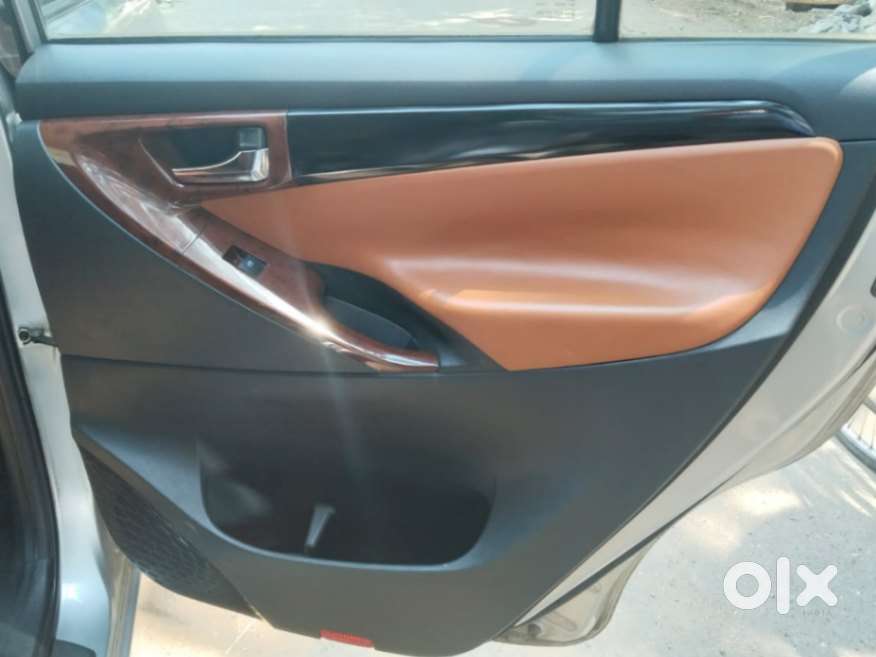 Toyota Innova Crysta 2.8 Gx At 7 Str, 2016, Diesel