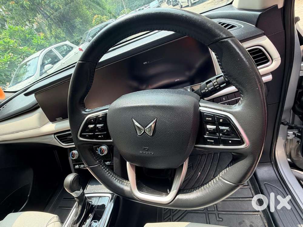 Mahindra Xuv700 2.2 Ax 7 Diesel At Luxury Pack Str Awd, 2022, Diesel