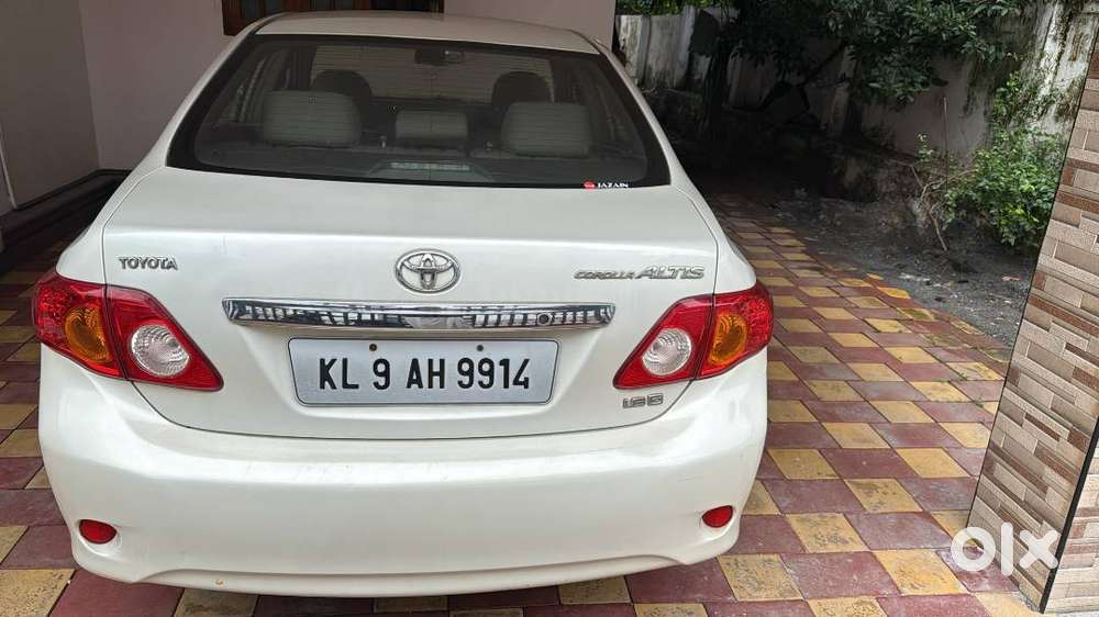 Nri Owned Pearl White Altis For Sale