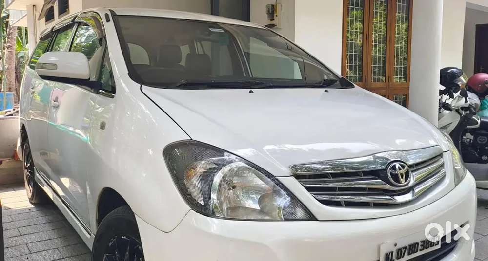Toyota Innova 2006 Diesel 225000 Km Driven