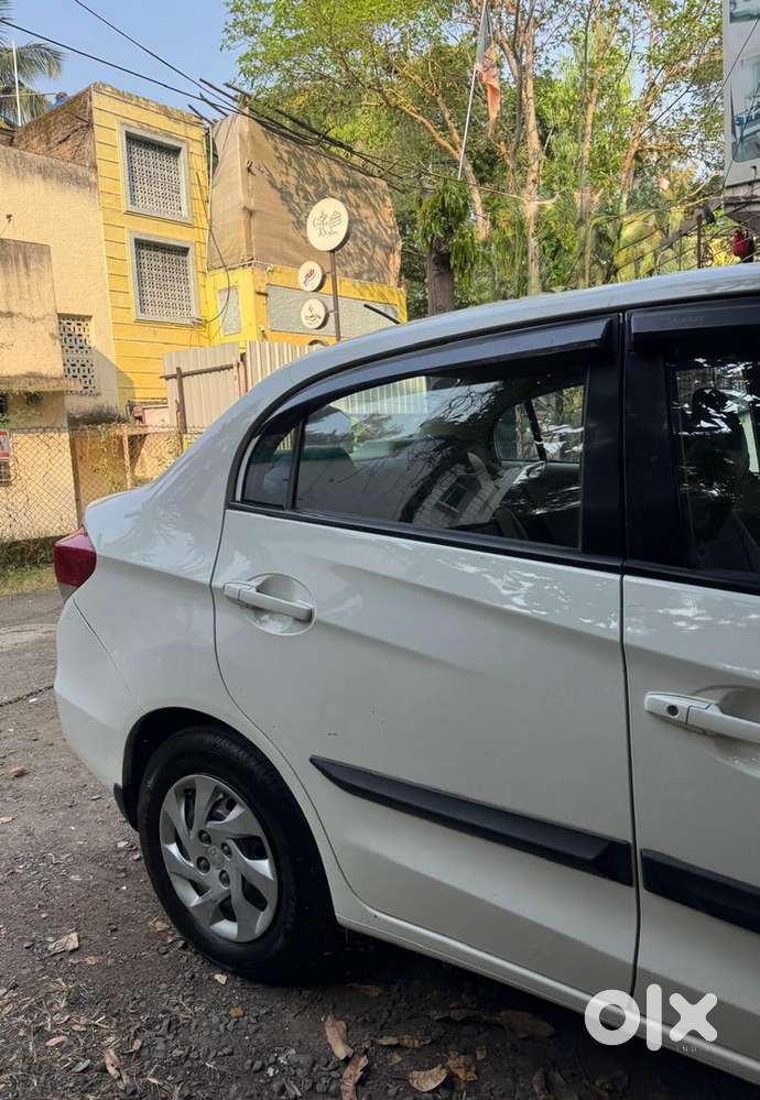Honda Amaze Diesel 2014 .. 25kmpl Mileage 5 Tyre New Hai Showroom Con