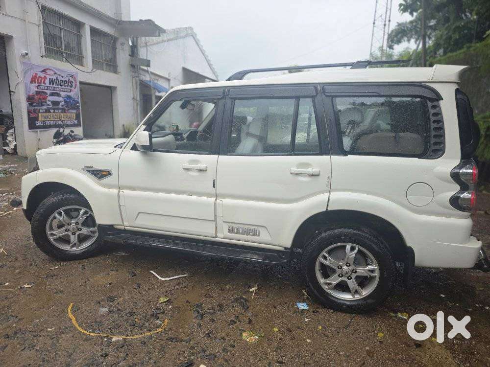 Mahindra Scorpio S10 8 Seater, 2017, Diesel