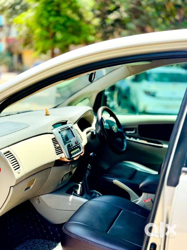 Toyota Innova 2.5 V Diesel (7-str)  2014  1st Owner  Well Maintaine