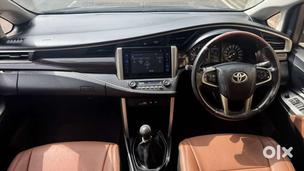 Toyota Innova Crysta 2.4 Vx Mt 8s, 2016, Diesel